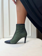 Load image into Gallery viewer, Kate