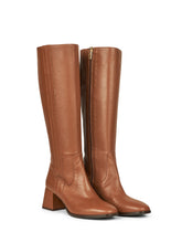 Load image into Gallery viewer, Betty Caramel