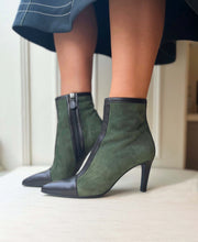 Load image into Gallery viewer, Kate