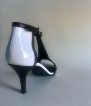 Load image into Gallery viewer, Jane black/white