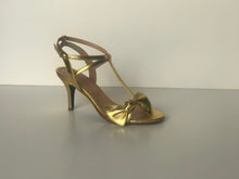 Load image into Gallery viewer, Vera gold