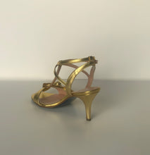 Load image into Gallery viewer, Vera gold