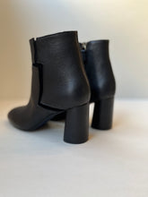 Load image into Gallery viewer, Mette