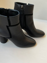 Load image into Gallery viewer, Mette