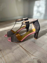 Load image into Gallery viewer, Lisa brown
