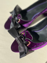 Load image into Gallery viewer, Valerie purple velvet
